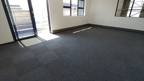 photo_of-industrial_property_to_rent_in_longlake_jt_business-park (11)